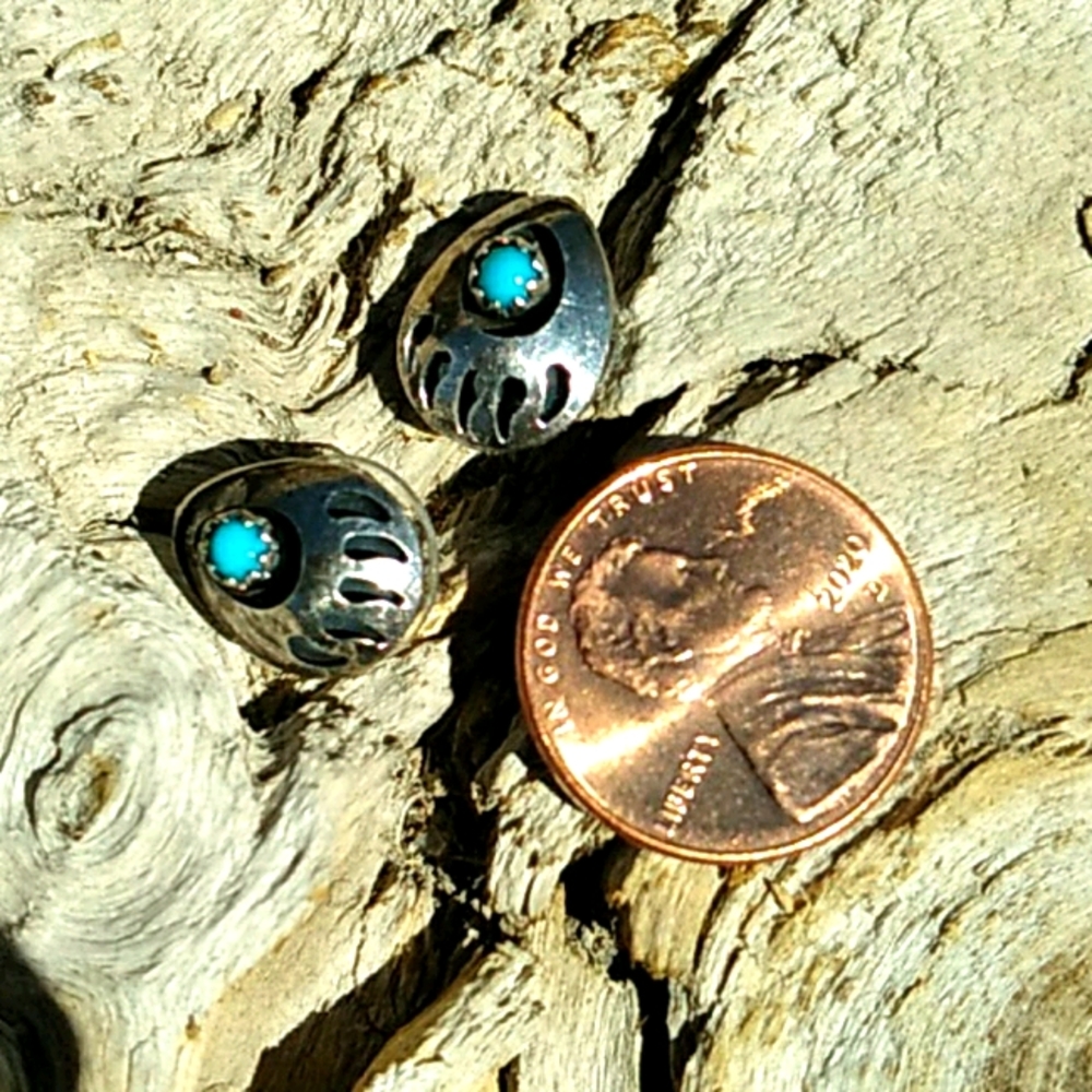 NEW. Navajo turquoise silver earrings
